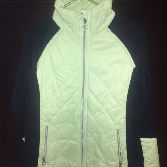 Calvin Klein zip up - Picture 3 of 3